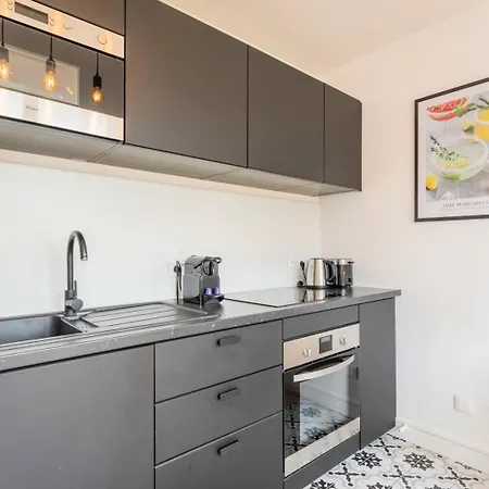 1 Bedroom With Balcony - Near Metro * Lille