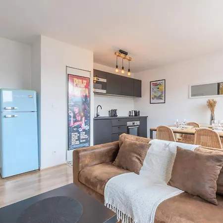 1 Bedroom With Balcony - Near Metro *