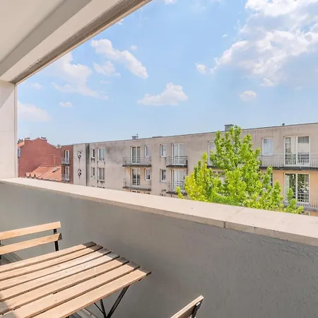 1 Bedroom With Balcony - Near Metro